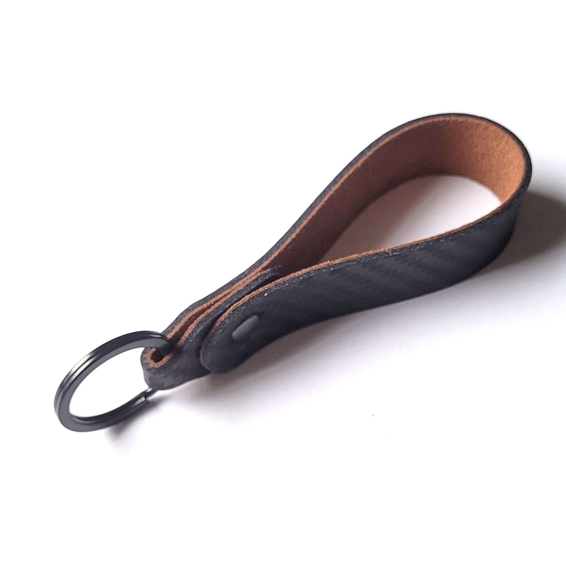 Cupra Formentor Schlüsselanhänger aus Carbon Leder und Alcantara